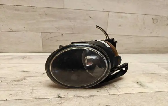 Volkswagen PASSAT B6 Front fog light 3C0941700B 27129602