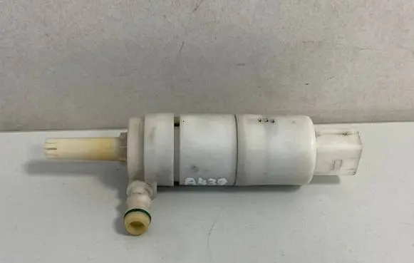 Mercedes-Benz E W211 Windscreen/windshield washer pump
