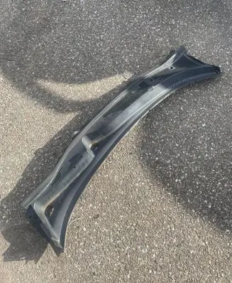Nissan Juke I F15 Wiper trim 668621KM0C LG335311100