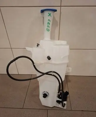 KIA Ceed Windshield washer fluid reservoir/tank 98610-J7000