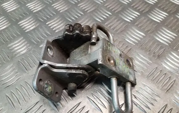 Audi A4 S4 B6 8E 8H Front door lower hinge 8E0831412B