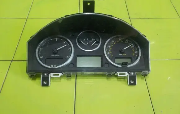 Land Rover Freelander 2 - LR2 Speedometer (instrument cluster) 6H5210849EE
