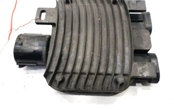 Volvo V40 Fan control module 940013801