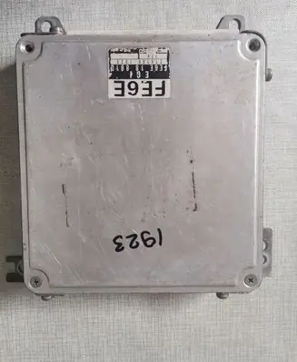 Mazda 626 Engine control unit/module ECU 0797001923 6FE6ED FE6E18881D