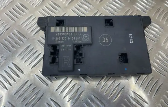 Mercedes-Benz C W203 Door control unit/module 2038206426