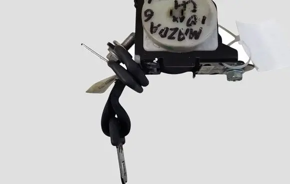Mazda 6 Middle seatbelt (rear) T86247T