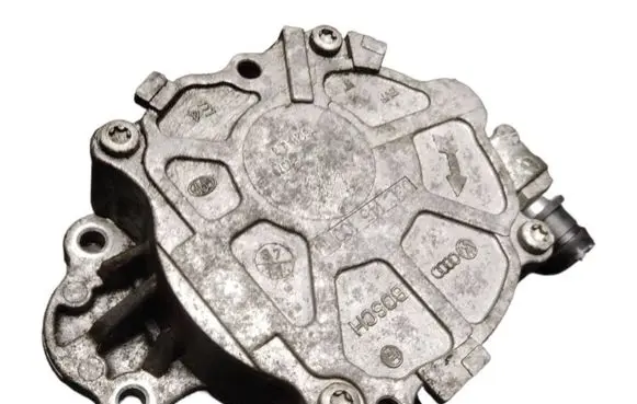 Volkswagen Jetta VI Vacuum pump 03L145100