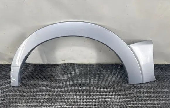Mitsubishi Shogun Front arch trim