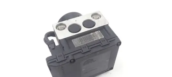 Volkswagen Golf IV ABS Pump 1J0907379G 1J0614117C