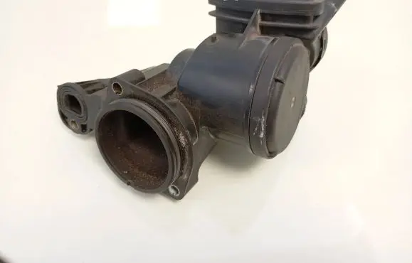 Skoda Octavia Mk2 (1Z) Oil breather separator 036103464AK PA66GF35