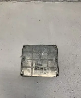 Toyota Avensis T250 Engine control unit/module 8966105690 MB1758006326