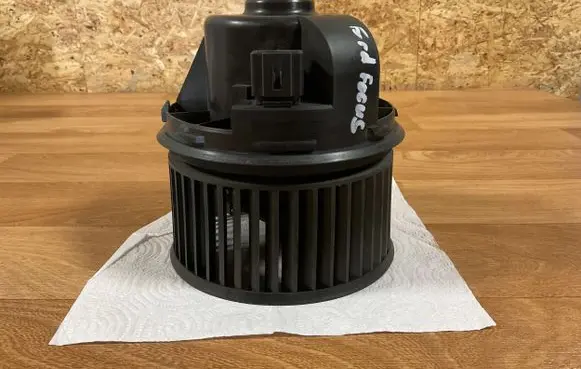 Ford Focus Heater fan/blower 3M5H18456EC