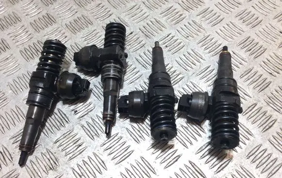 Volkswagen Touran I Fuel injectors set 038130073AG 0414720215