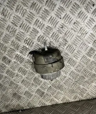Audi A6 S6 C6 4F Engine mount bracket
