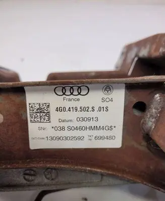 Audi A6 C7 Air suspension valve block 