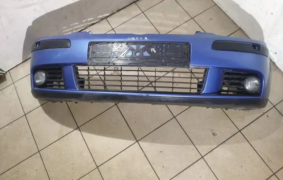 Volkswagen Golf V Front bumper 1K0805903A