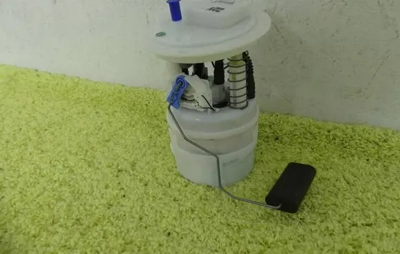 Renault Captur In-tank fuel pump 172022608r