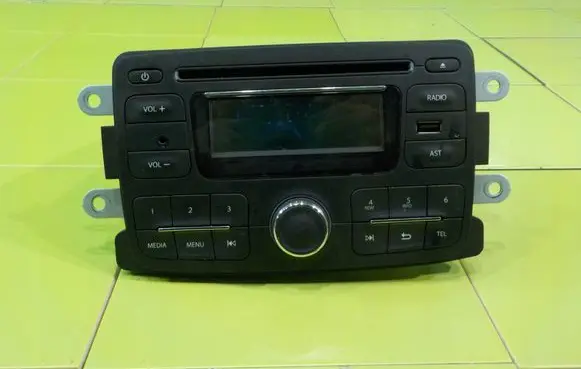 Dacia Duster Radio/CD/DVD/GPS head unit AGC0060RFA