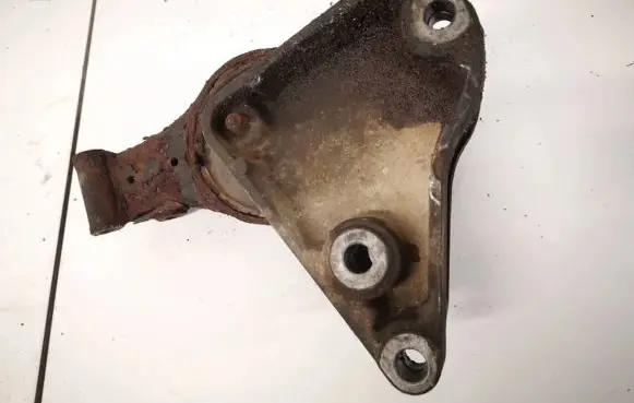 Opel Signum Engine mount bracket