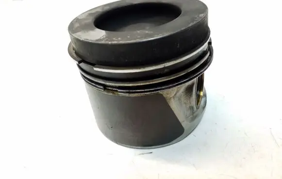 Volkswagen Jetta VI Piston 