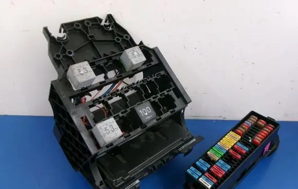Seat Ibiza IV (6J,6P) Fuse box set 6Q7907371