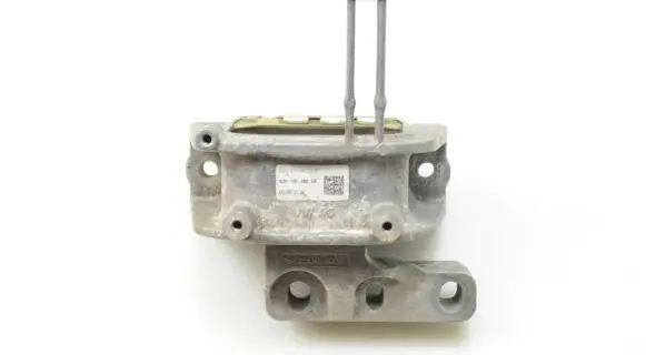 Volkswagen Tiguan Engine mounting bracket 5Q0199262DF