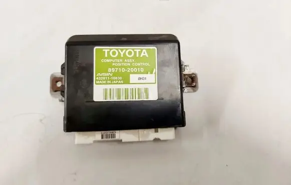 Toyota Avensis T270 Seat control module 89710-20010