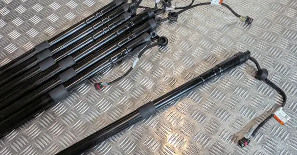 Volvo XC60 Tailgate/trunk strut/damper 32384407