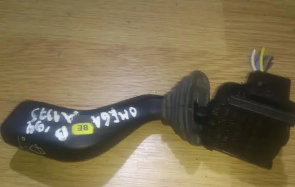 Opel Omega B1 Wiper control stalk 090243395501392