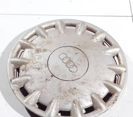 Audi A6 S6 C5 4B R15 wheel hub/cap/trim 8d0601147b