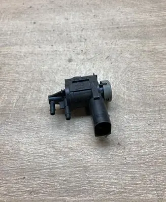 Audi A4 S4 B7 8E 8H Turbo solenoid valve 1K0906283A
