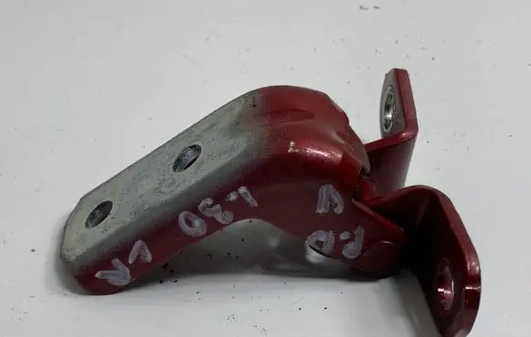 Hyundai i30 Front door upper hinge