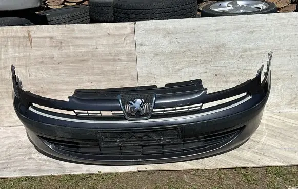 Peugeot 807 Front bumper