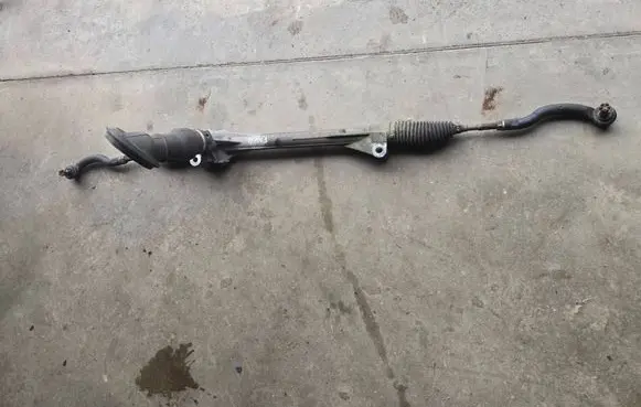 Toyota RAV 4 (XA40) Steering rack