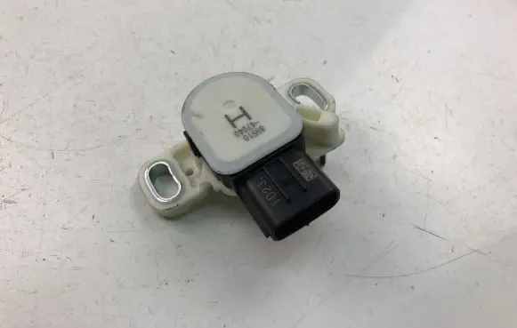 Toyota Prius (XW30) Brake pedal sensor switch 8951047040