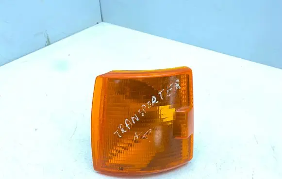 Volkswagen Transporter - Caravelle T4 Front indicator light