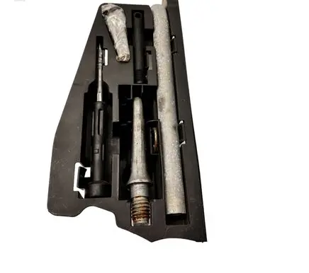 Audi A6 S6 C6 4F Tool set 4F5012111
