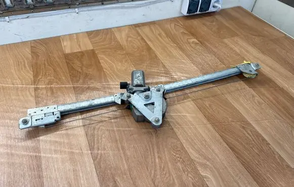 Opel Vivaro Front door window regulator with motor 7700311820 91165704 7700311820E