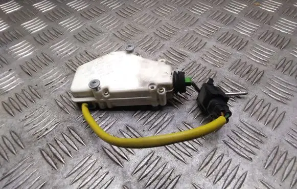 Seat Alhambra (Mk1) Central locking motor 7M0959775C 95VW9B241AB