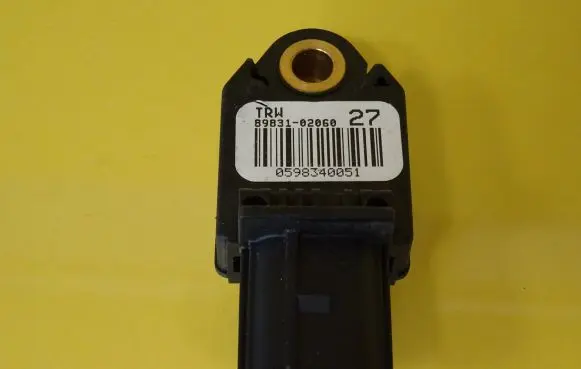 Toyota Auris 150 Airbag deployment crash/impact sensor 89831-02060