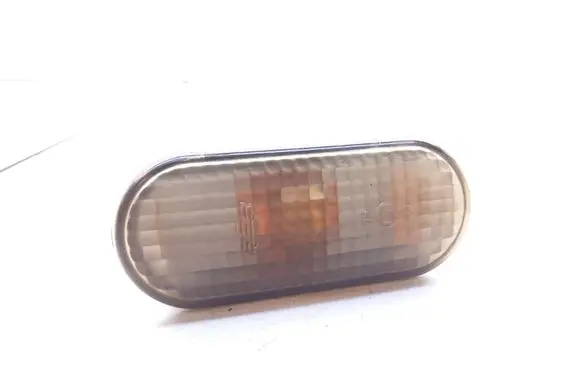 Volkswagen PASSAT B3 Front fender indicator light 3A0949117B