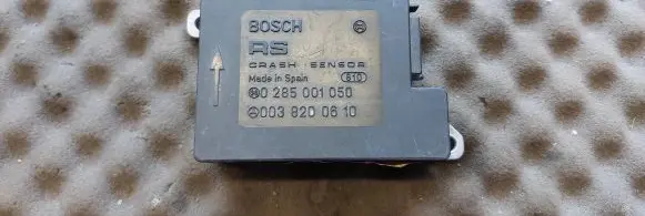 Mercedes-Benz 190 W201 Airbag control unit/module 0038200610 0285001050