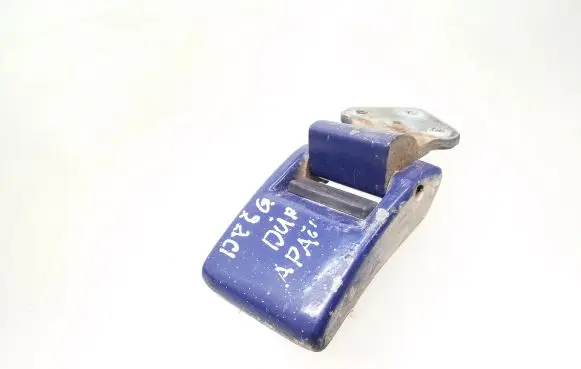 Loading door lower hinge