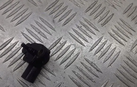 Mercedes-Benz E W210 Air pressure sensor