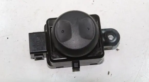 Hyundai Tucson TL Seat control switch 
