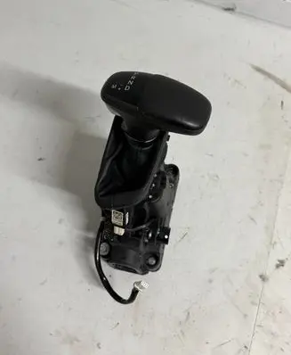 Dodge Challenger Gear shifter/selector 68205233AG T5N301440146
