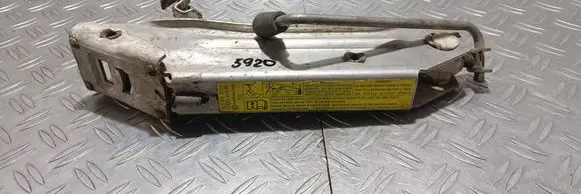 Volkswagen PASSAT B5 Lift Jack 8L0011031A A3A4A6