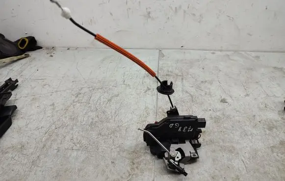 Audi A4 S4 B6 8E 8H Rear door lock 8E0839016C