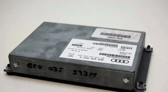 Audi A4 S4 B7 8E 8H Head unit multimedia control 8E0035593M