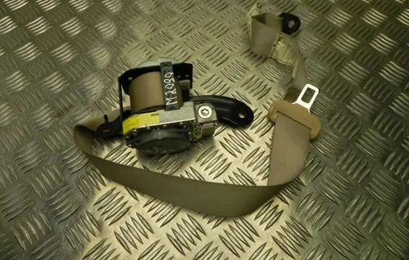 Lexus IS 220D-250-350 Front seatbelt C8099 M2090